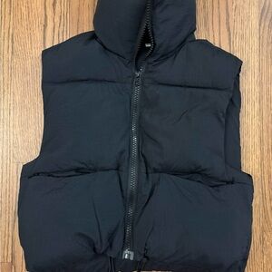 Women’s Cropped Black Puffer Vest